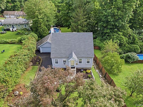 2nd image of 9 Lawrence Drive
