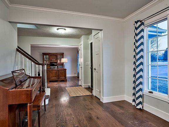 4th image of 20716 Sequoia St