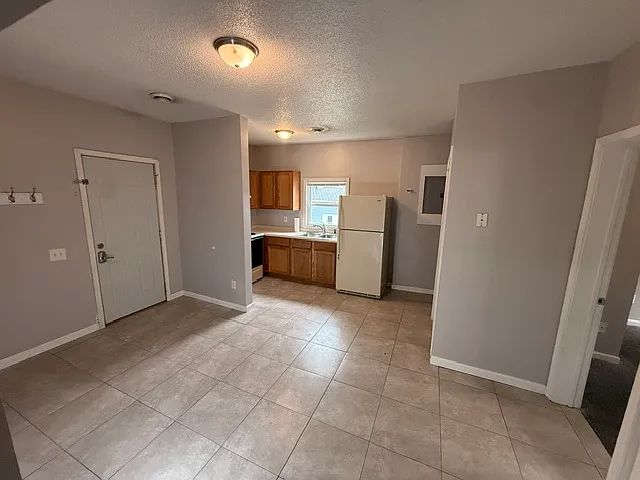 400 S Main St #2 — Photo 13
