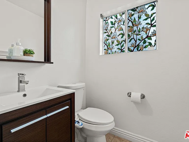 11907 Darlington Ave #101 — Photo 15