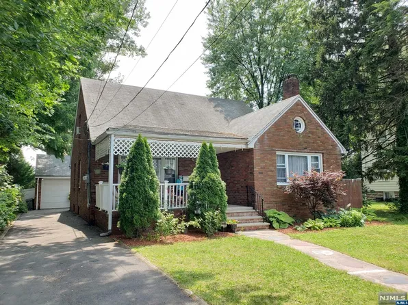63 De Mott Ave, Clifton, NJ 07011
