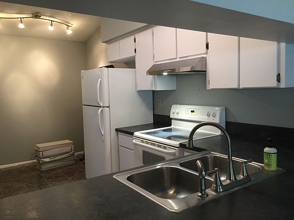 Kitchen brand new faucet