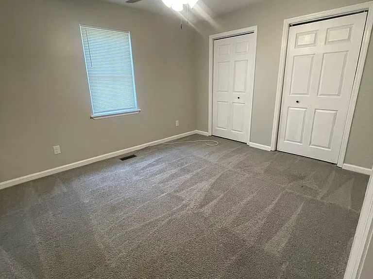 4715 Cutter Mill Rd — Photo 4