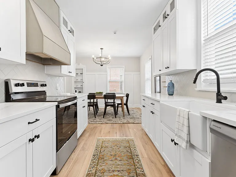 910 Baldwin Ave — Photo 27