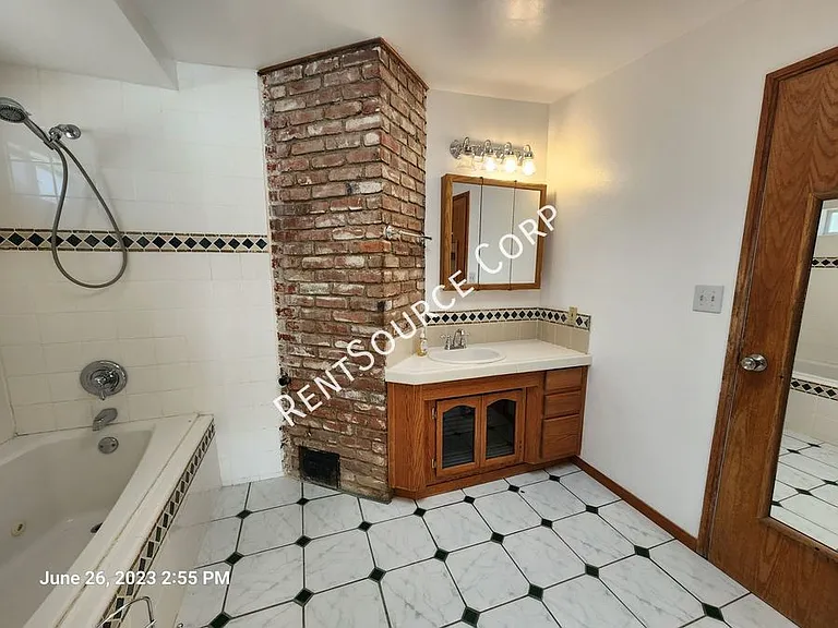 4842 W Avenue M4 — Photo 8