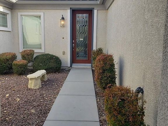 4th image of 8108 Imperial Lakes St