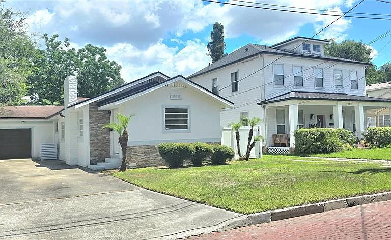 1313 Catherine St — Photo 1