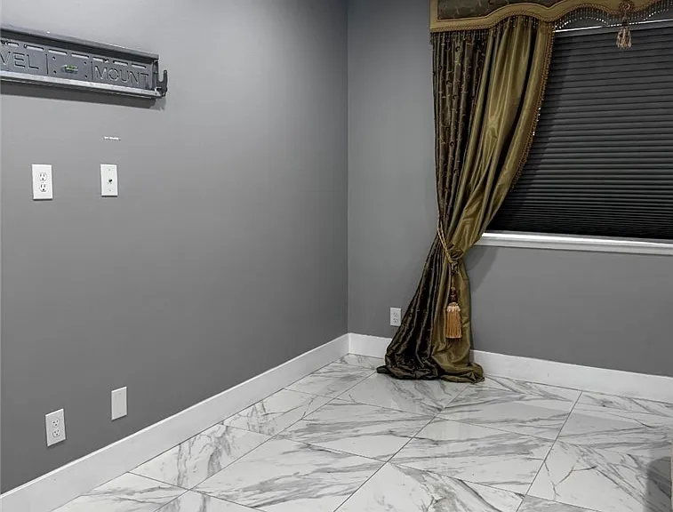 7824 Emerald Harbor Ct — Photo 34