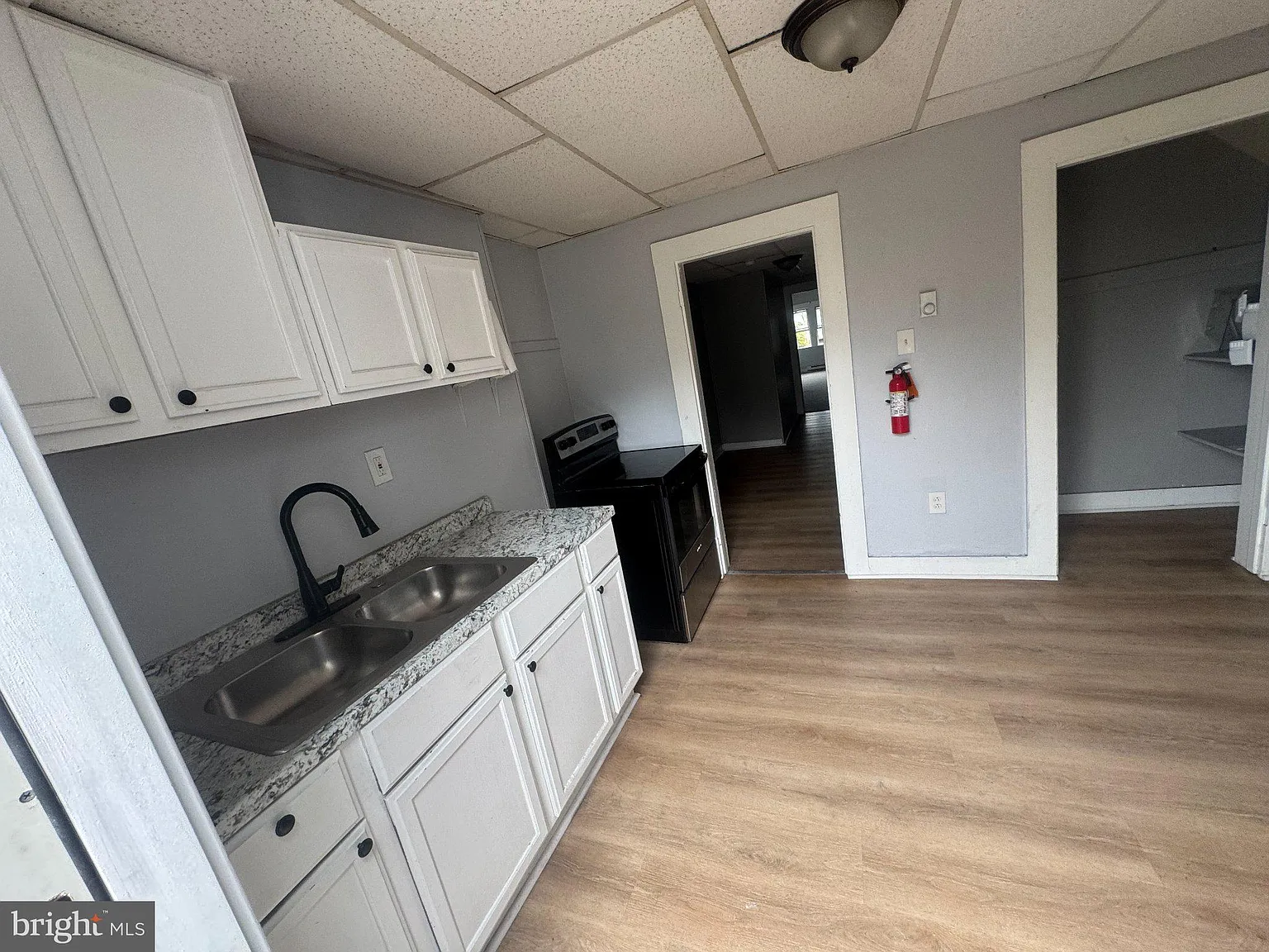 1 bed, 1.0 bath, 900 sqft, $995 — Photo 1