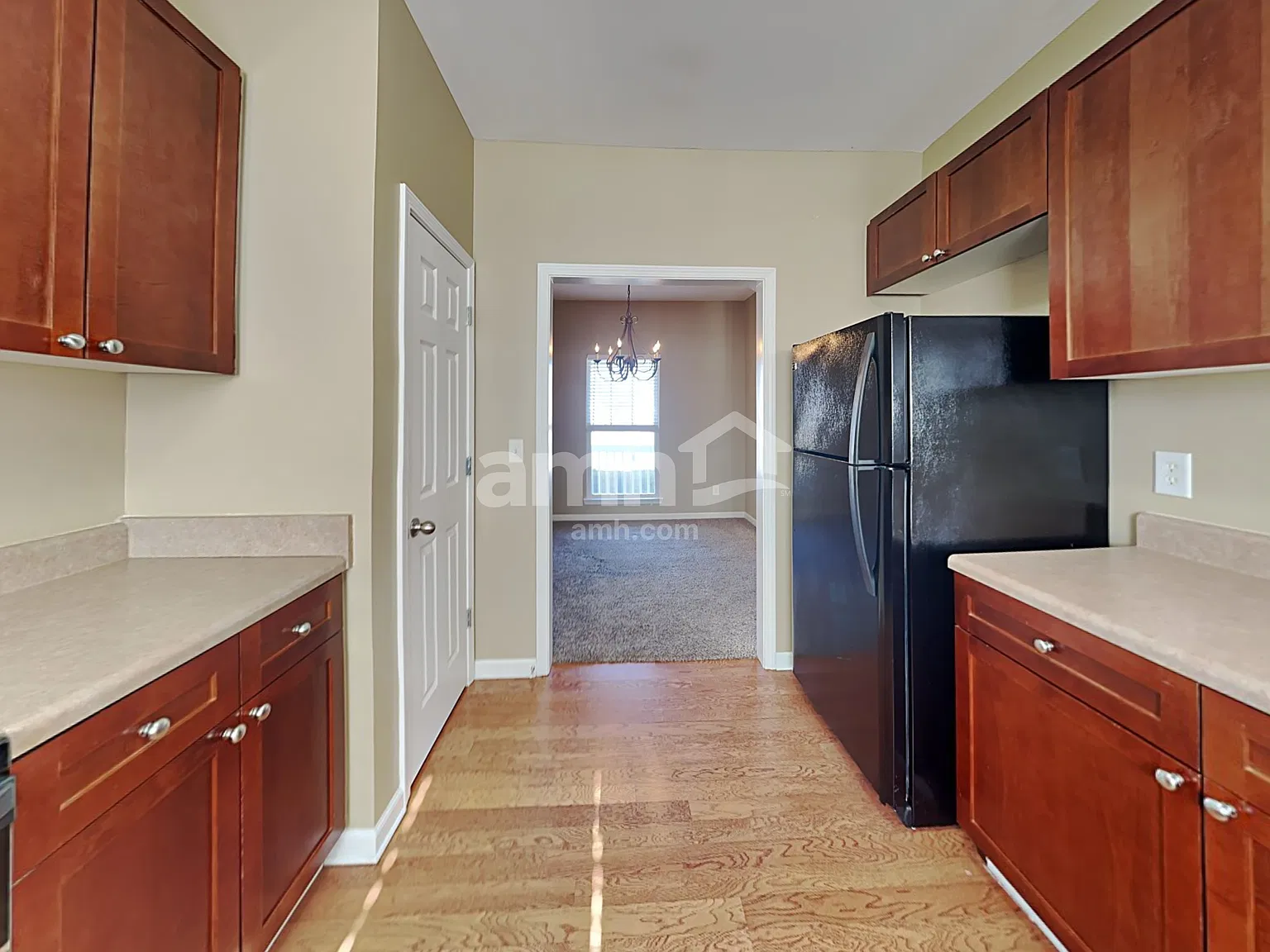 3 bed, 2.5 bath, 1988 sqft, $2,500 — Photo 4