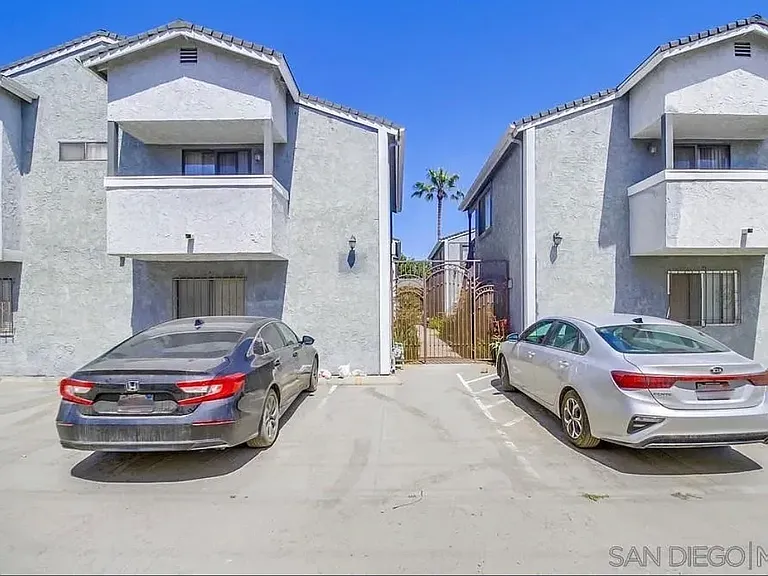 4444 Cherokee Ave — Photo 10
