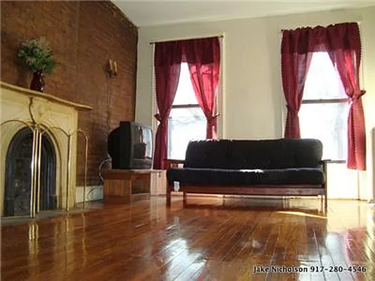 Rented by R New York | media 23