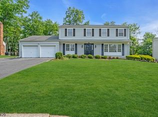 71 Tiffany Dr, East Hanover Twp., NJ 07936