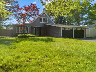 28 Snowberry Lane, Islandia, NY, 11749