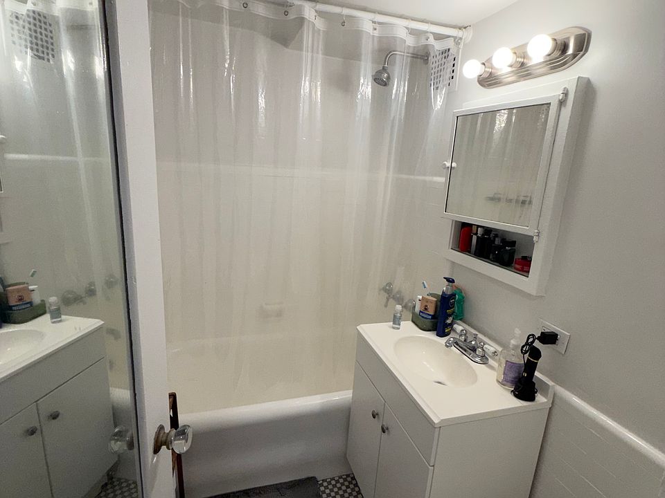 1st image of 304 E 41st St APT 305A