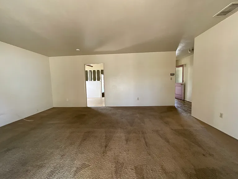 624 Nancy St — Photo 16