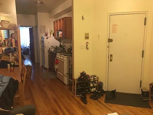 Rented by Metro Prop NY Corp | media 40