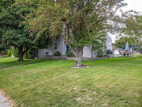 2nd image of 2828 W Crown Ave