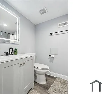 5 bed, 2000 sqft, $2,950 — Photo 2