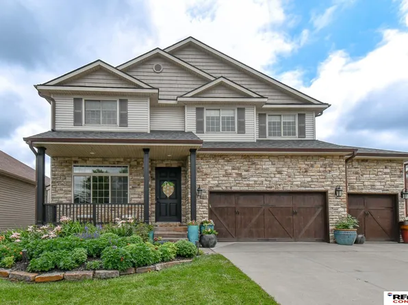 6900 Lacroix Dr, Lincoln, NE 68526