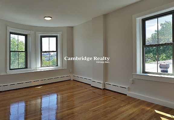 5th image of 102 Willow St #4T