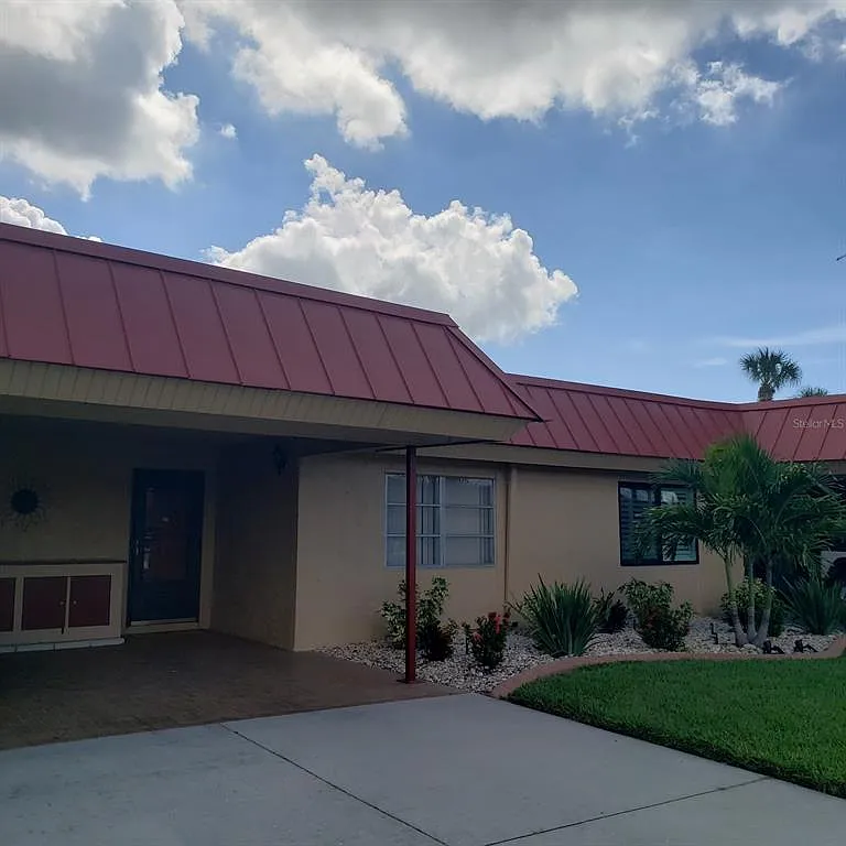 2 bed, 2.0 bath, 1296 sqft, $4,200 — Photo 1