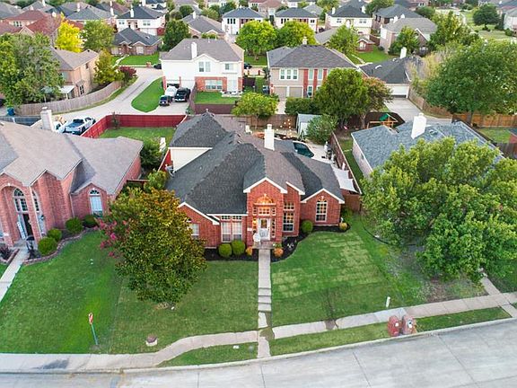 4th image of 595 Primrose Ln
