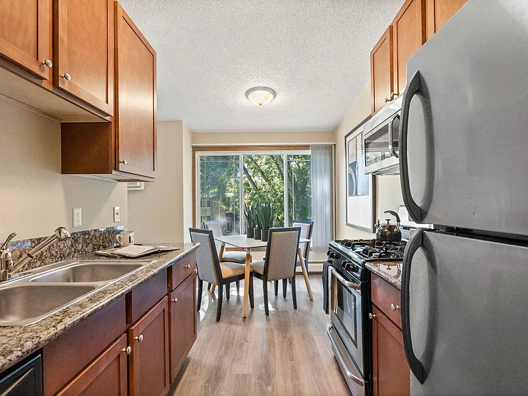 Lake Pointe — Photo 9