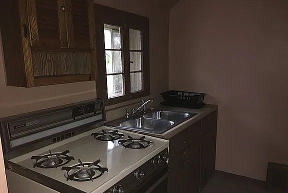 1st image of 827 Sigsbee St SE #2