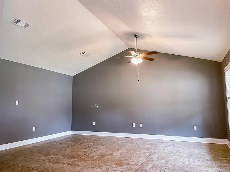 1625 Oxford Pl — Photo 6