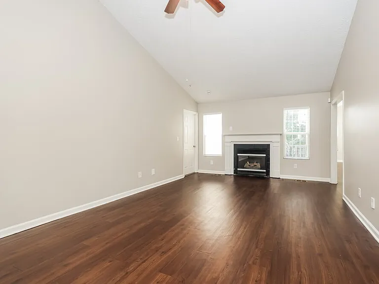 2305 Leighton Way — Photo 5