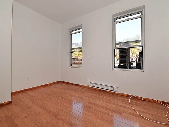 4th image of 95 Orchard St APT 3