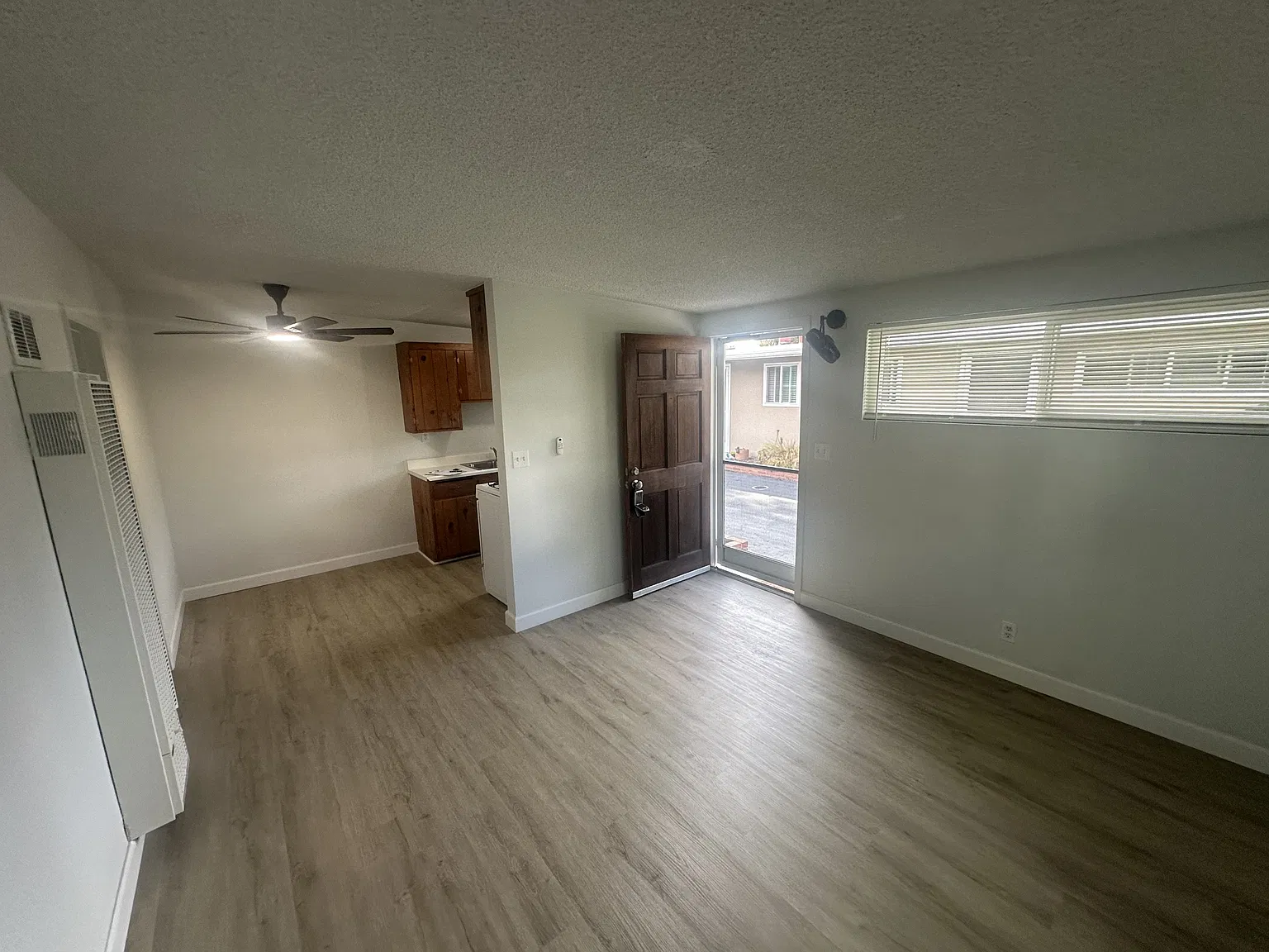 715 - 717 South Cedros Avenue - 717 — Photo 4