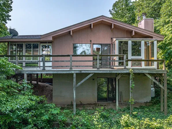 1161 Mill Creek Ln, Kilmarnock, VA 22482