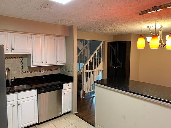 4th image of 6816 Montivideo Square Ct