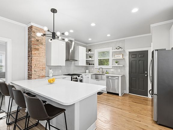 5th image of 1424 NE 8th St