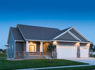 1400 Parkland Dr, Ely, IA 52227