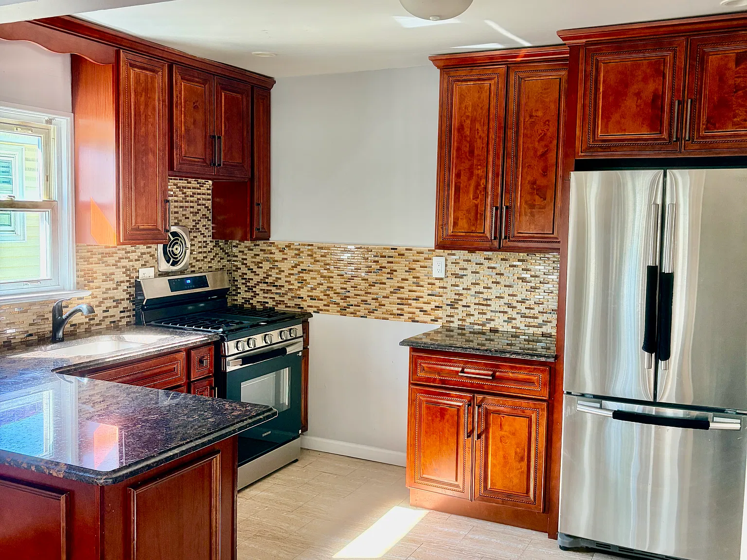 3 bed, $3,753 — Photo 3