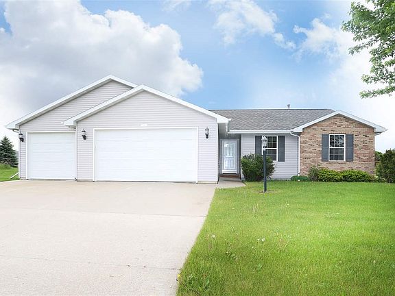 2nd image of W7056 Buttercup Ct