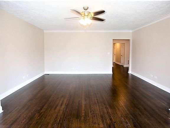 5th image of 4447 N Rockwell St #1