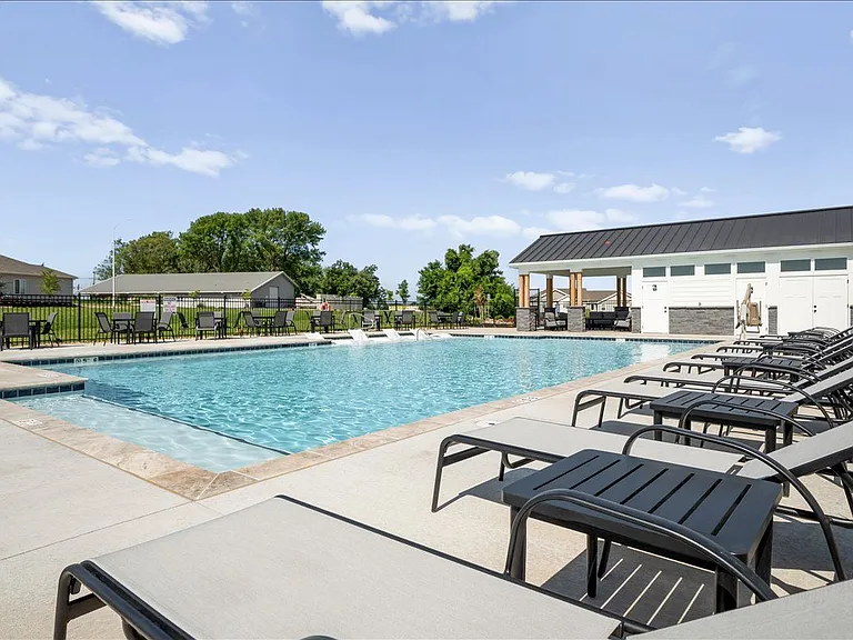 Barry West Townhomes — Photo 34