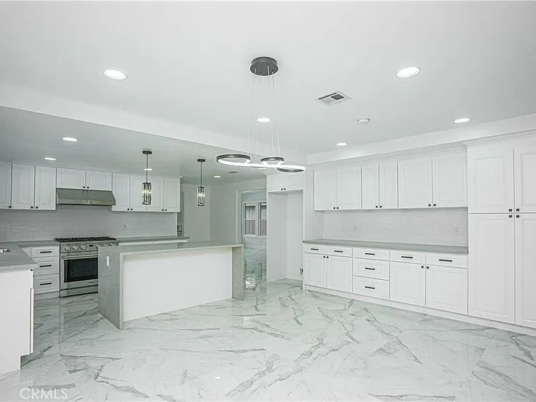 3518 N Mills Ave — Photo 16
