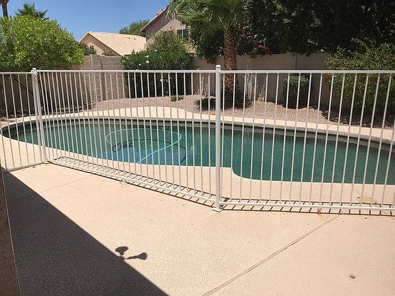 3rd image of 1400 W Courtney Ln