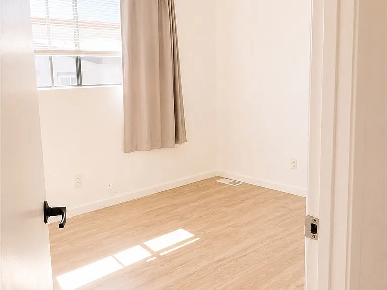 3209 Clay St — Photo 30
