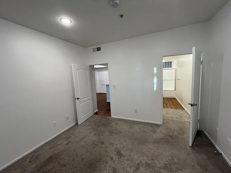 2245 Beverly Glen — Photo 75