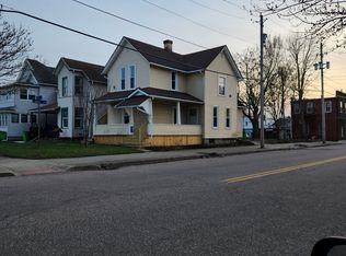 212 1st St NW FLOOR 1, Barberton, OH 44203