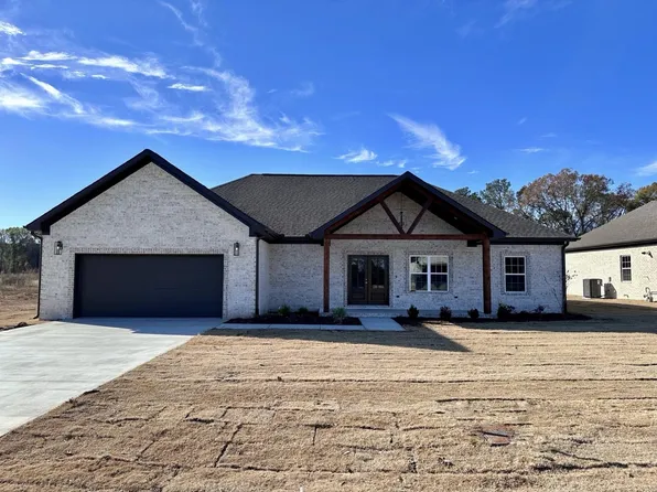 1206 Glendora Ave, Tuscumbia, AL 35674
