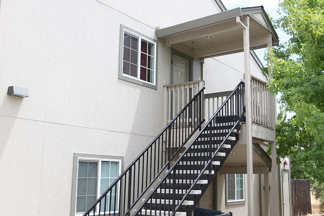 Gold Oaks Apartments Exterior