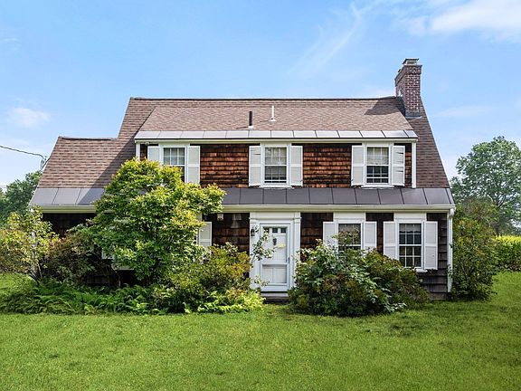 2nd image of 60 Wellesley St