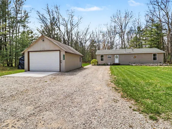 734 Skocelas Rd N, Manistee, MI 49660